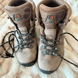 Women's Lace Up Boots in Brown